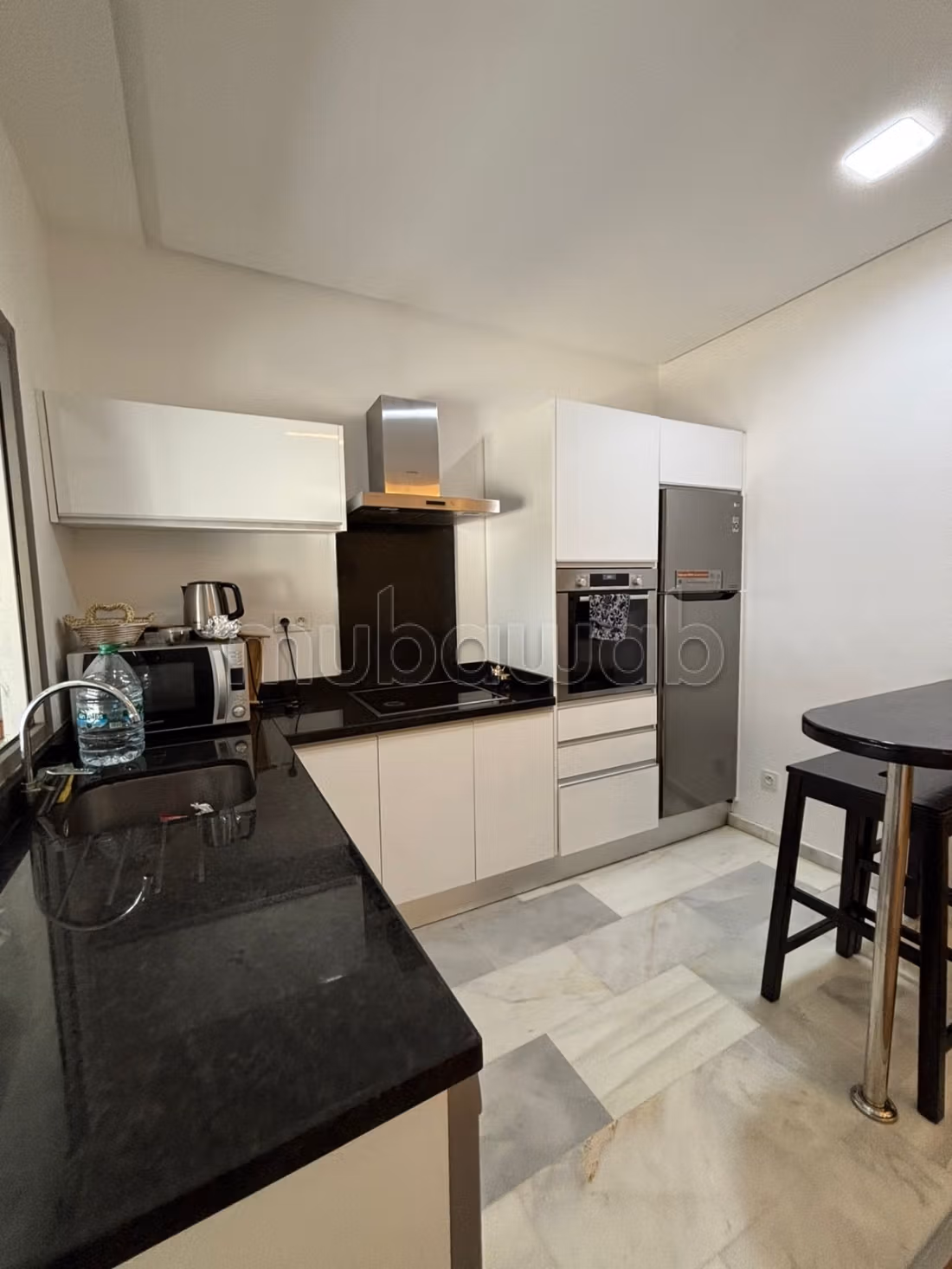 Gemeubileerd appartement te huur in Malabta Hills Uitzicht