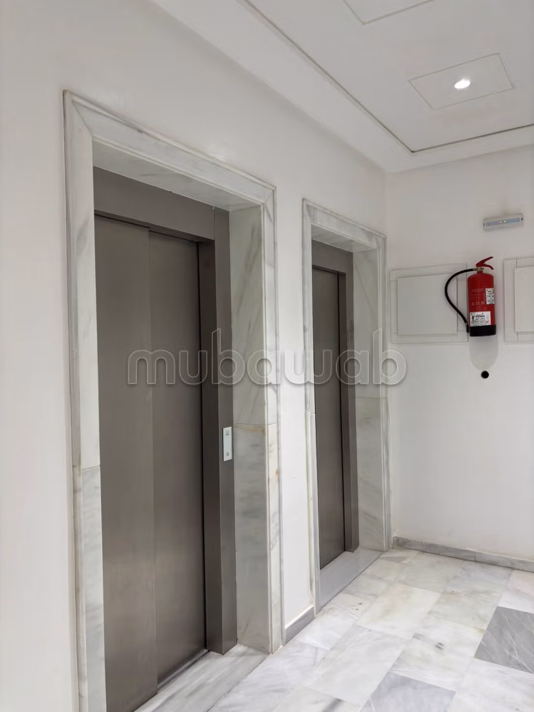 Gemeubileerd appartement te huur in Malabta Hills Uitzicht