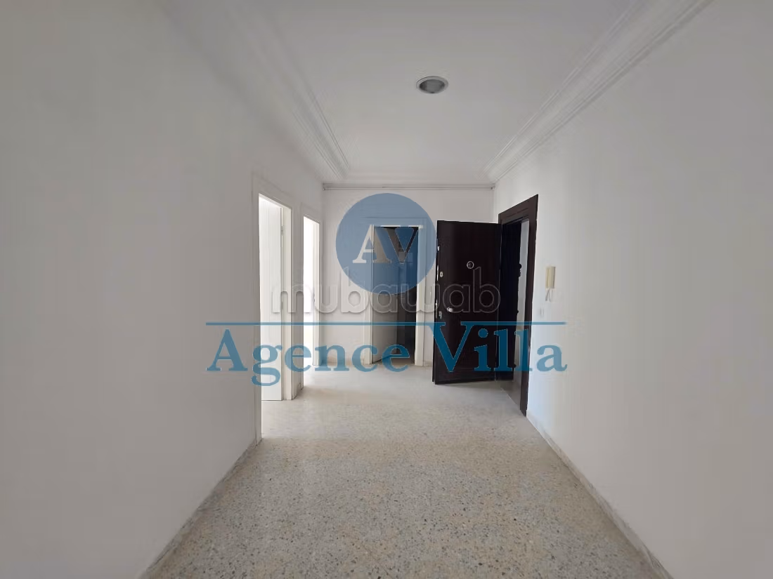 Offices in Bhar Lazreg