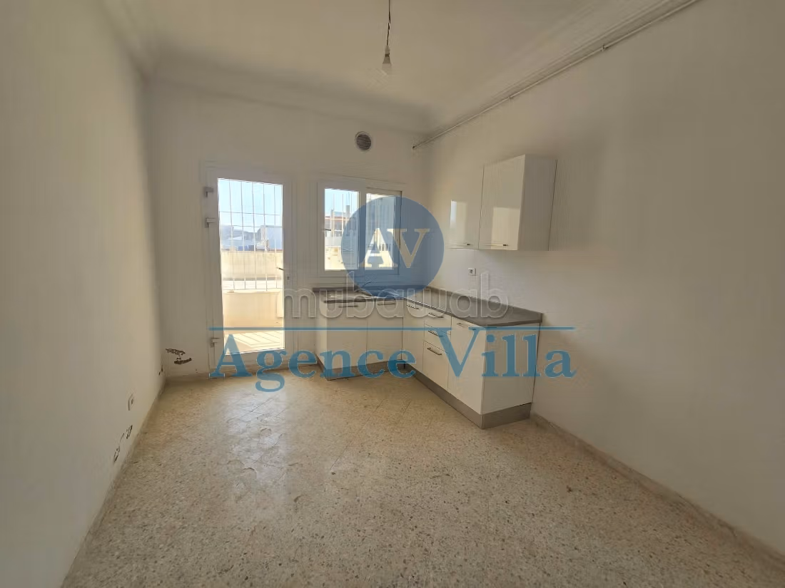 Offices in Bhar Lazreg