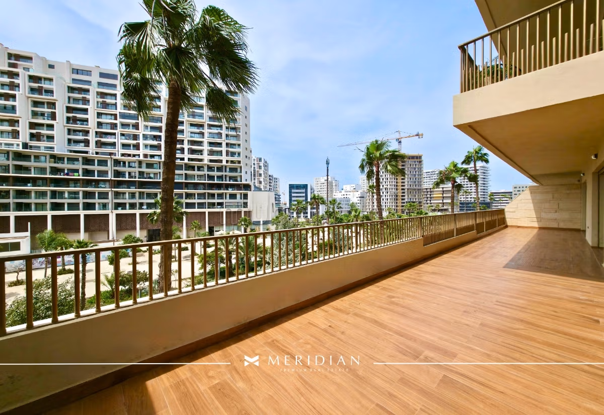 Appartement 338 m² Neuf, Terrasse Panoramique.
CFC — 5