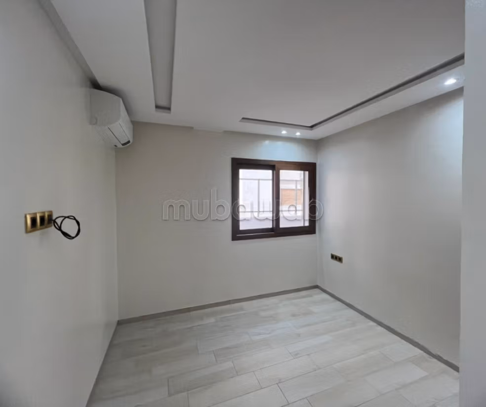 Leeg appartement van hoge standaard te huur in het stadscentrum