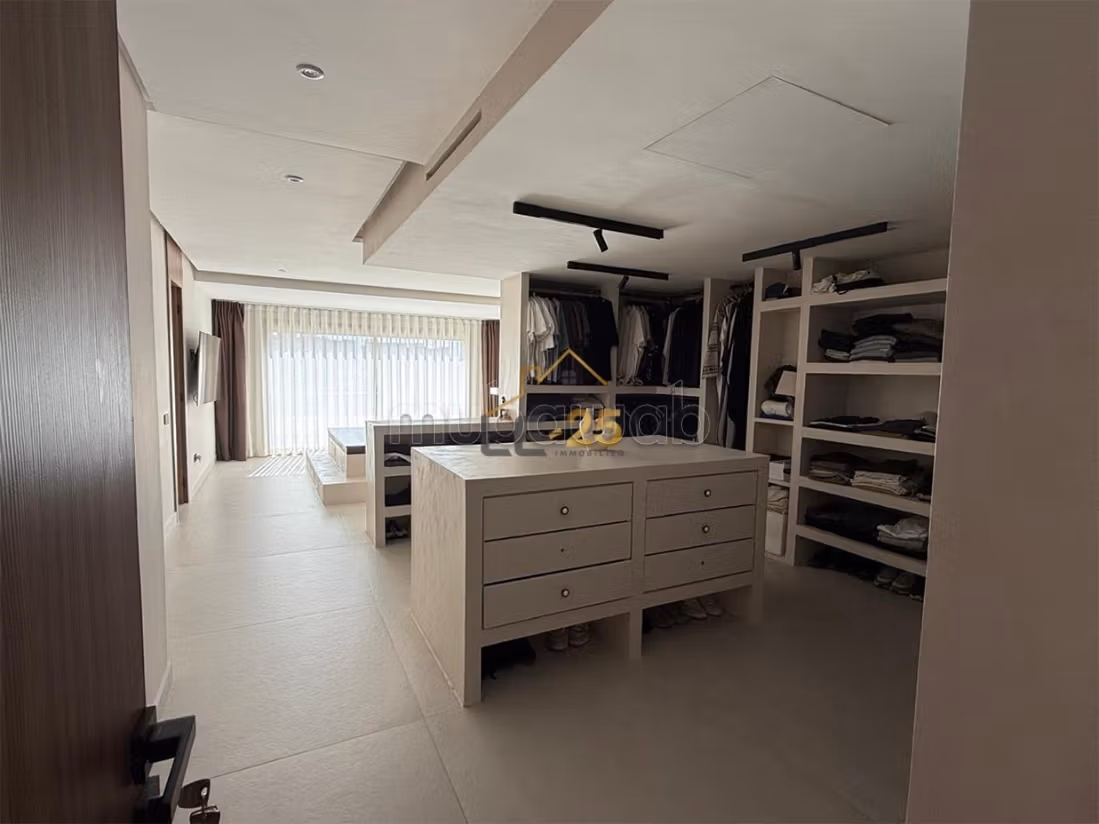 Luxury Villa with Heated Pool in AGDAL