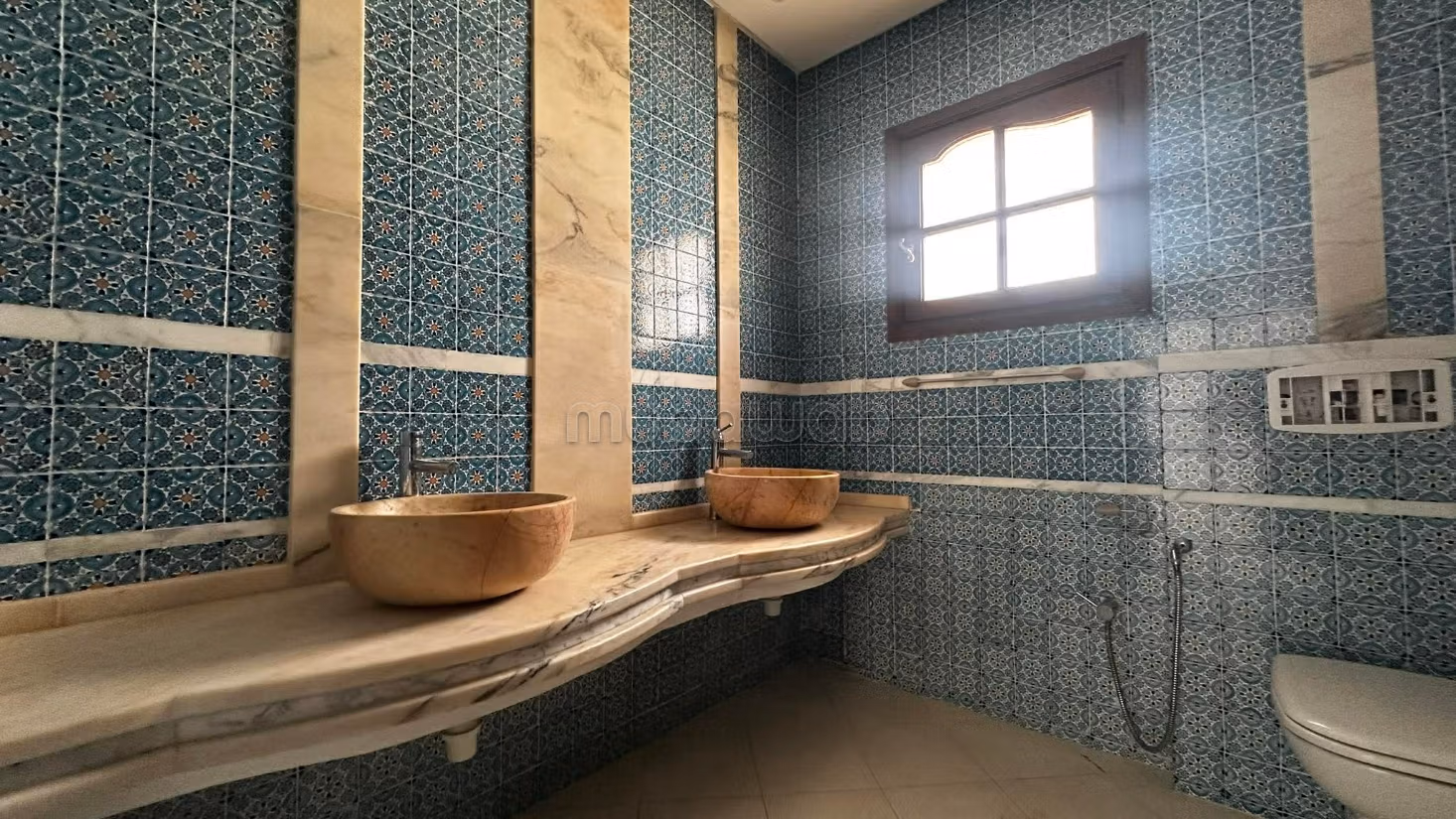 Villa R2 à vendre el menzah 9A