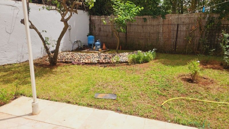 Triplex R2 su un terreno di 300 m²