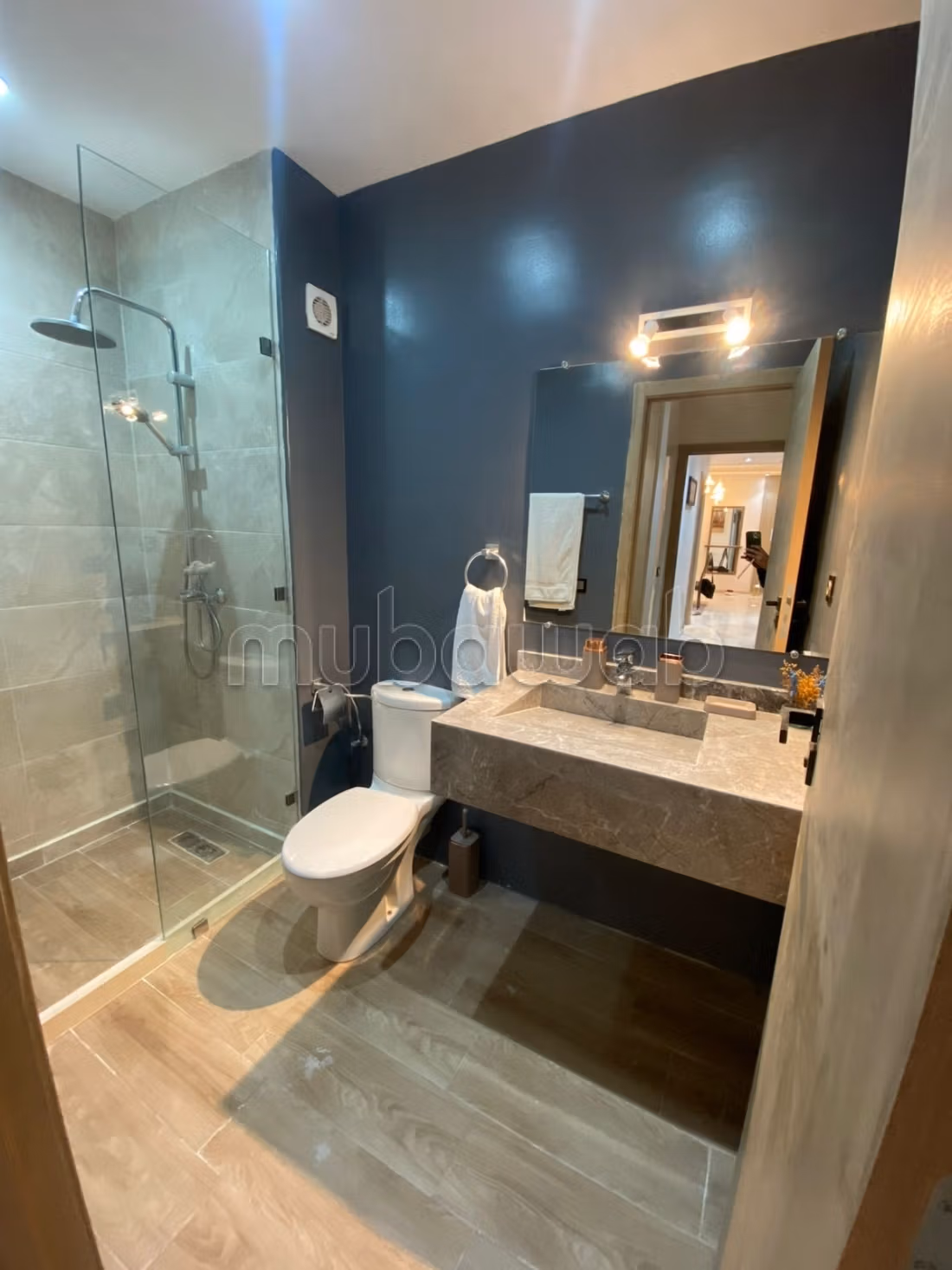 Bell'appartamento in affitto su via casa.
Superficie 84 m².
Ben arredato