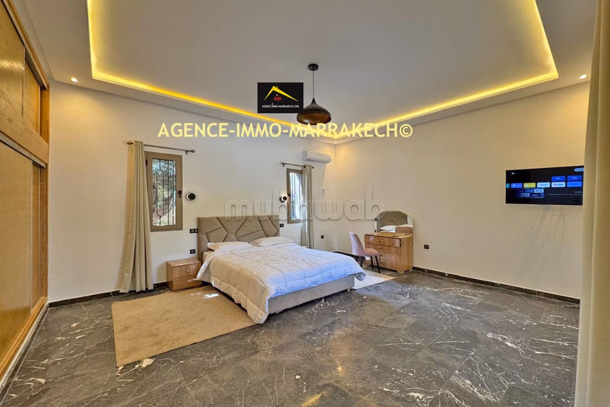 Private villa with 5 suites and pool, 2396 m²