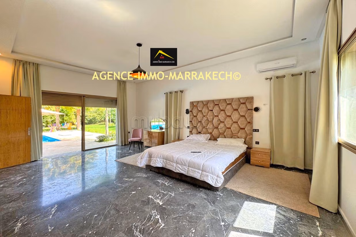 Private villa with 5 suites and pool, 2396 m²