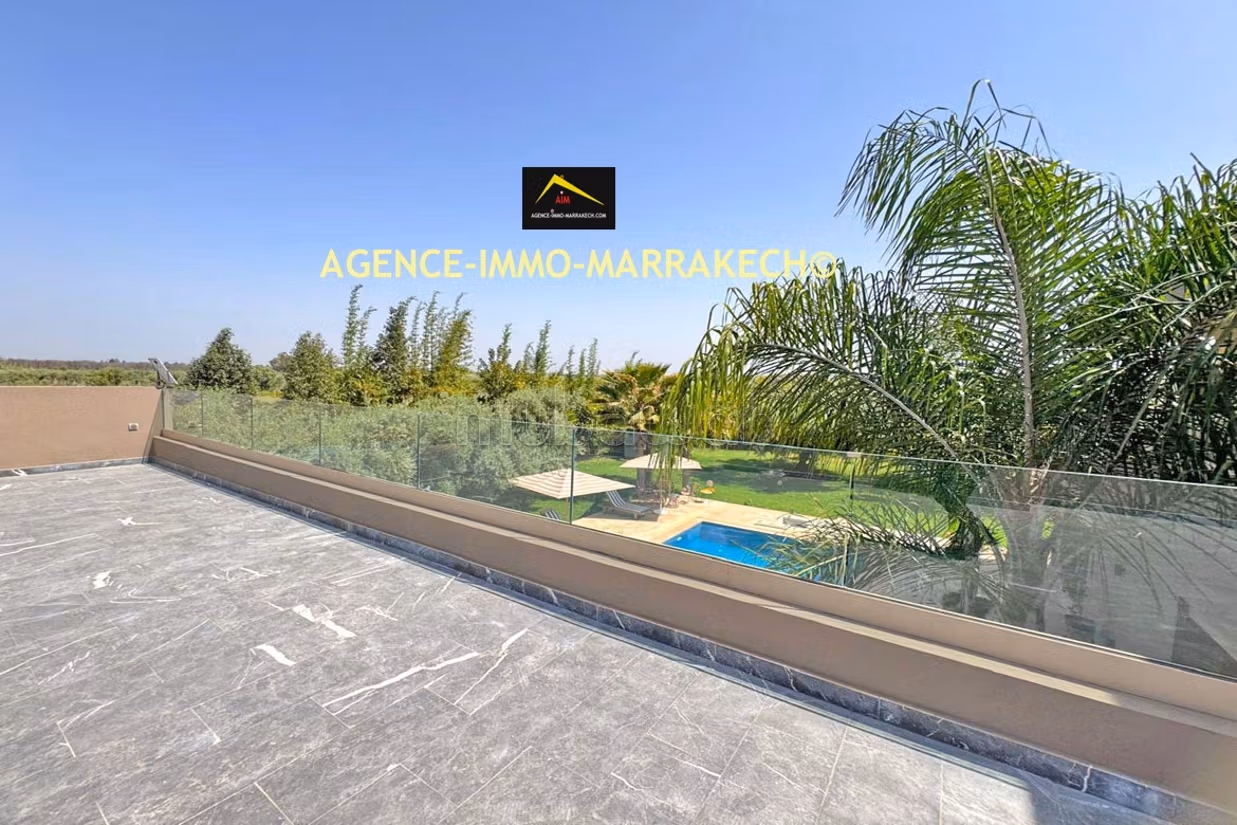 Private villa with 5 suites and pool, 2396 m²