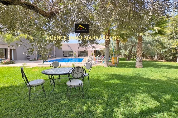 Private villa with 5 suites and pool, 2396 m²