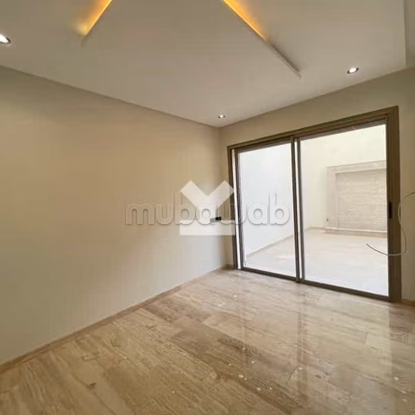 Villa en Venta de 243.0 m² en Casablanca, Oulfa