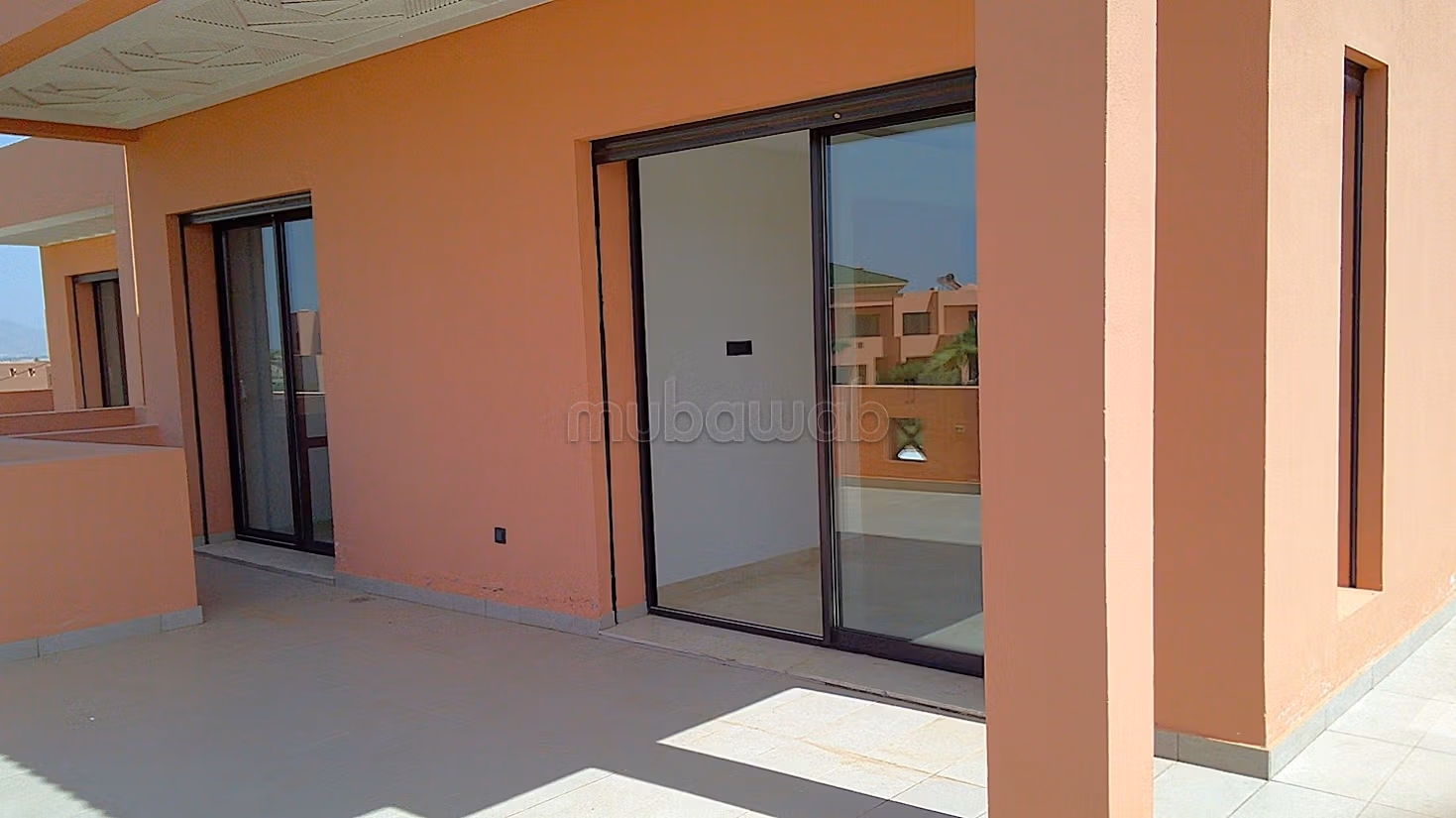 Villa for rent empty in a domain with pool