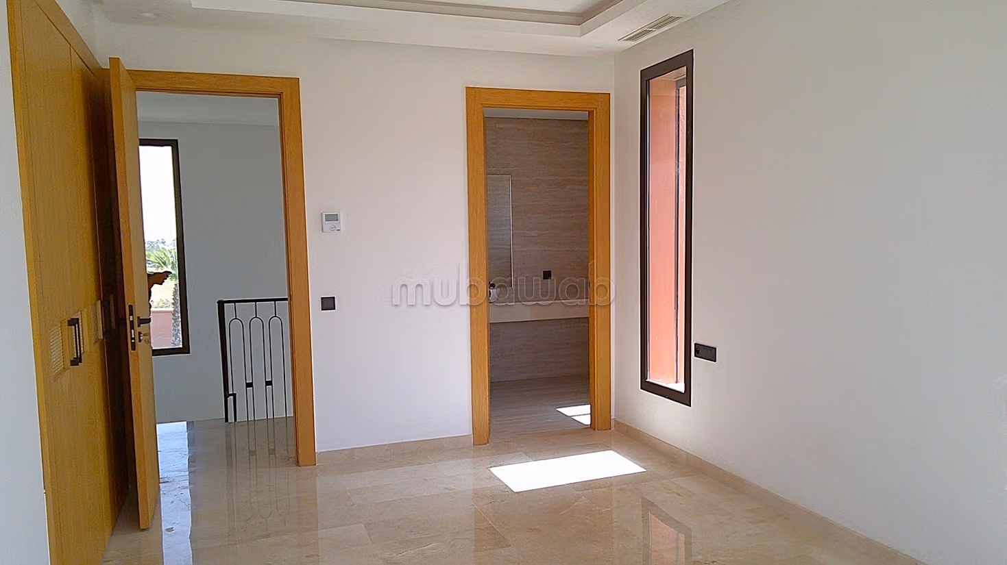 Villa for rent empty in a domain with pool