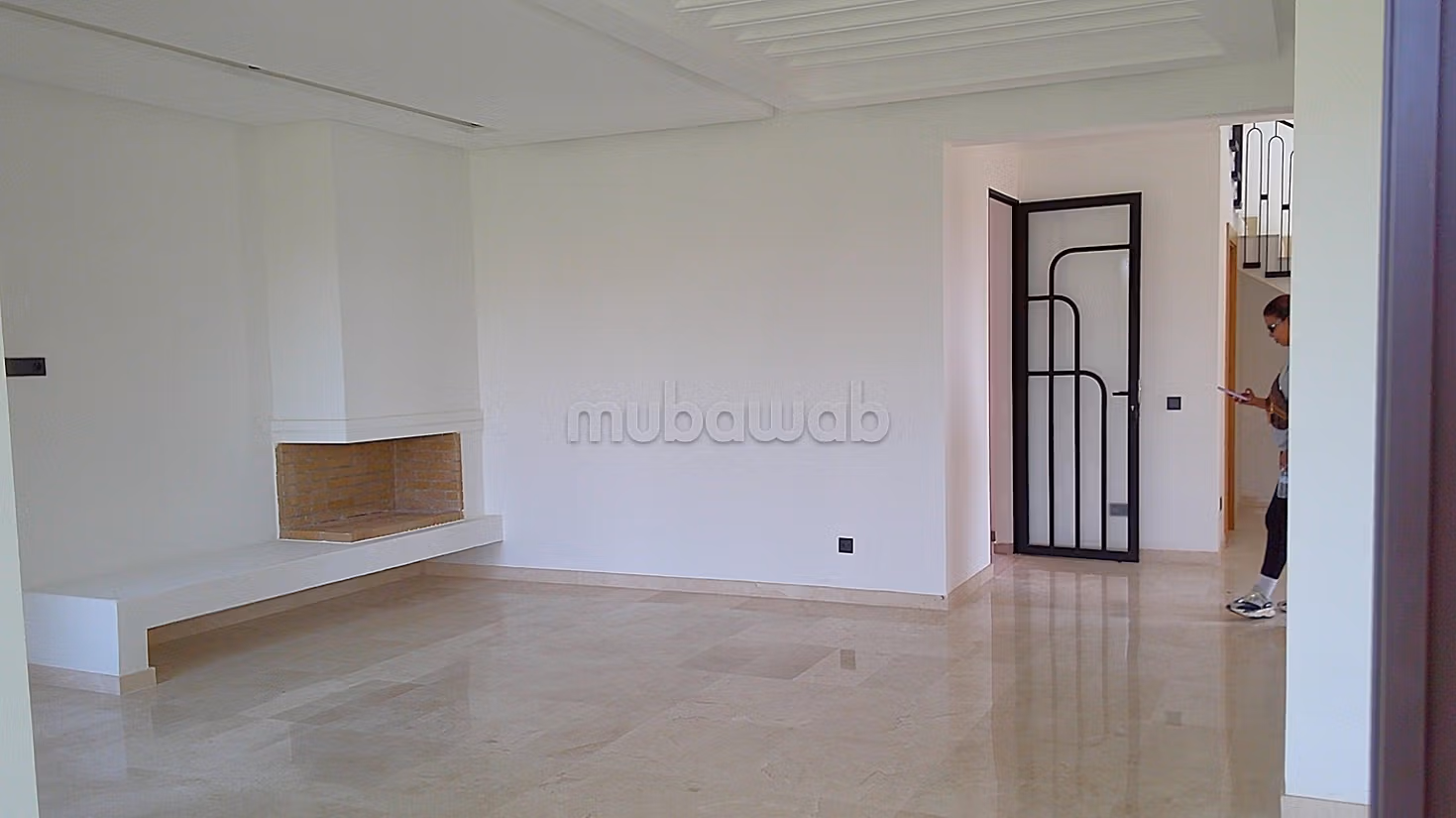 Villa for rent empty in a domain with pool