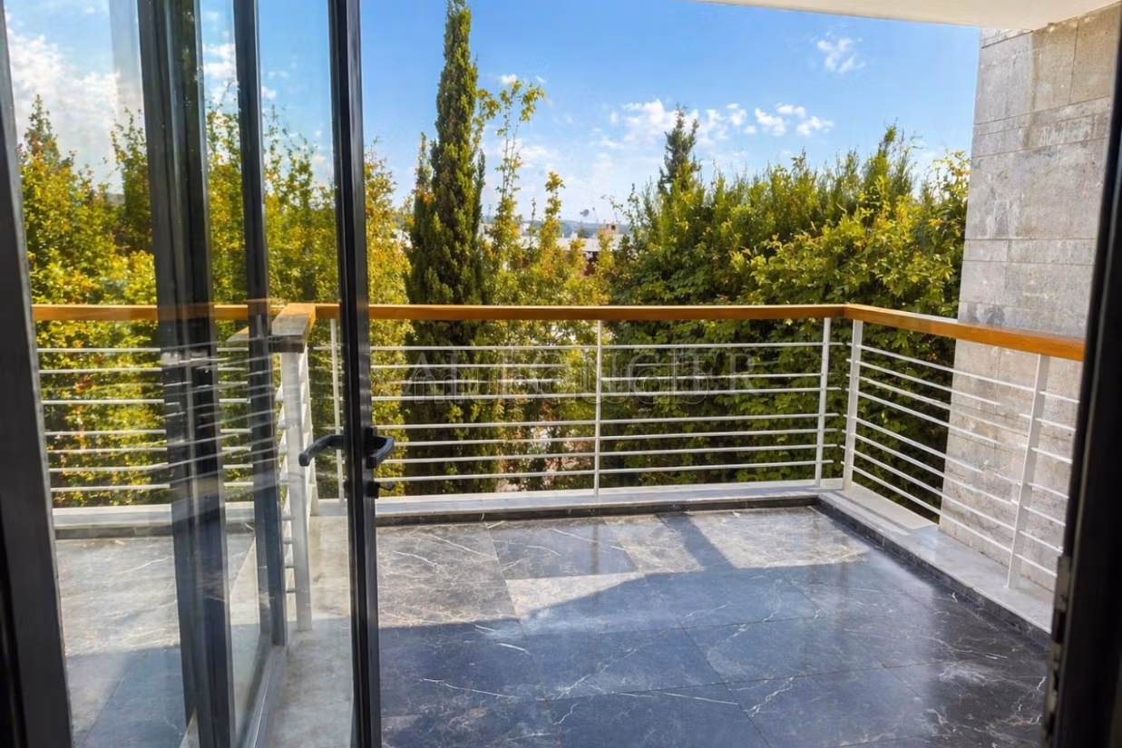 Duplex rez de jardin 3 chambres à louer – Bouskoura Ville Verte GCI – 220m2