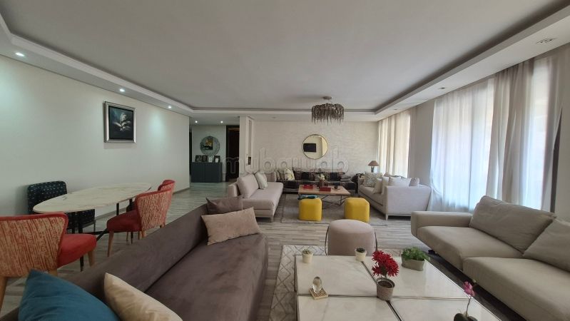 A vendre Appartement meublé 200m2 
Gauthier