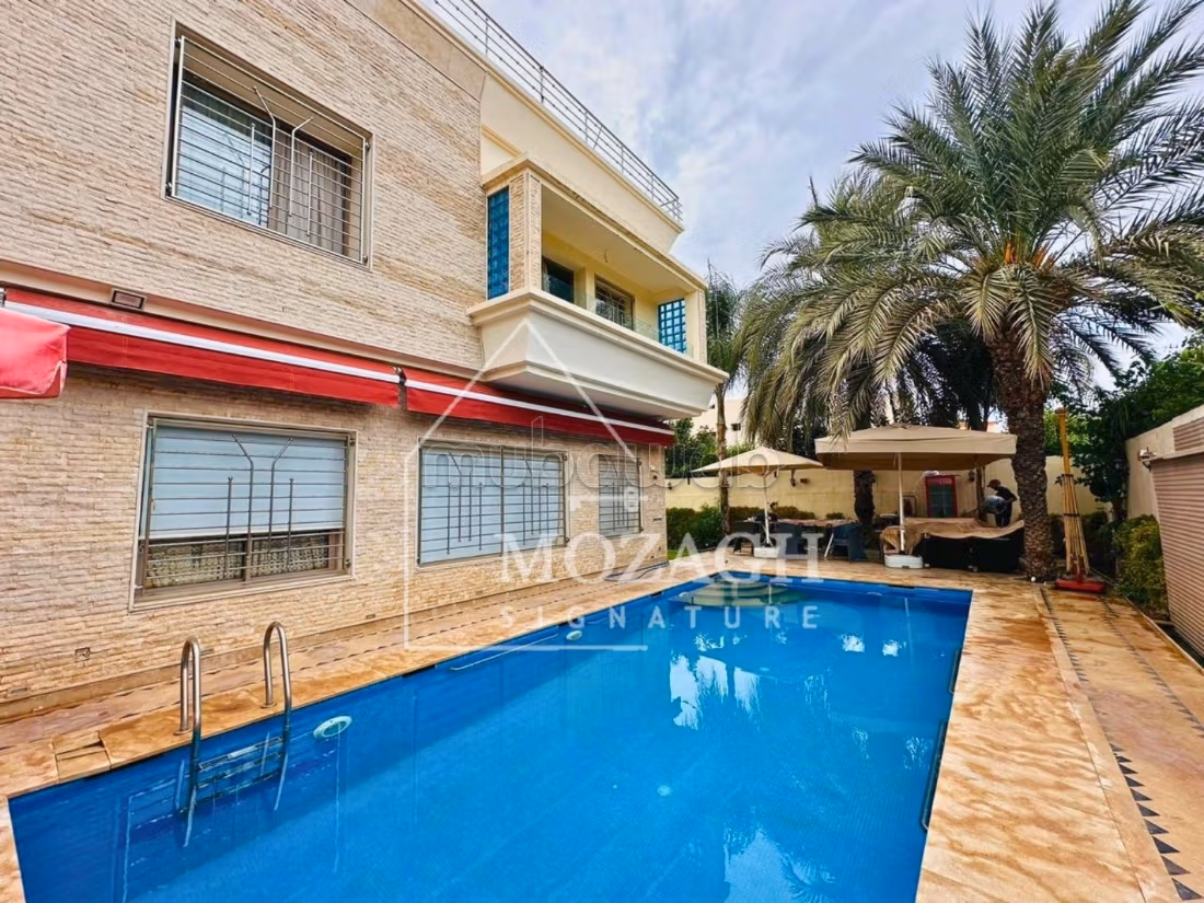 Splendida villa con 4 camere da letto e piscina privata a Targa