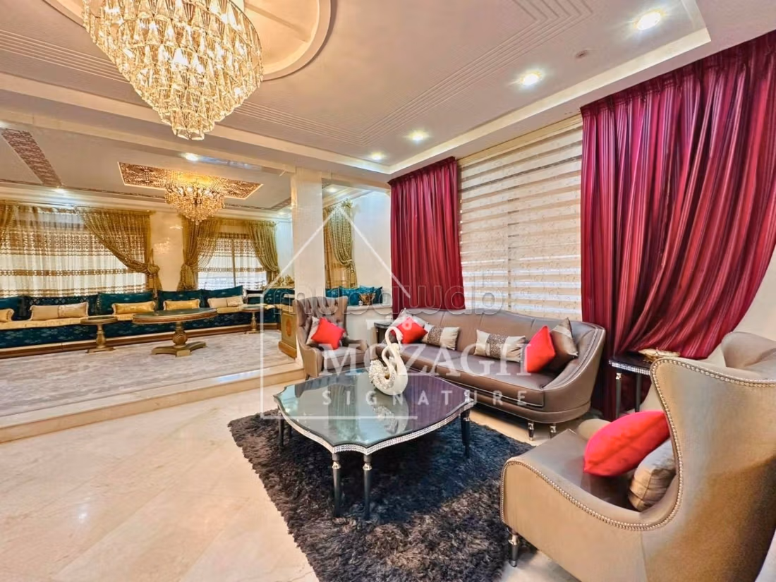 Splendida villa con 4 camere da letto e piscina privata a Targa