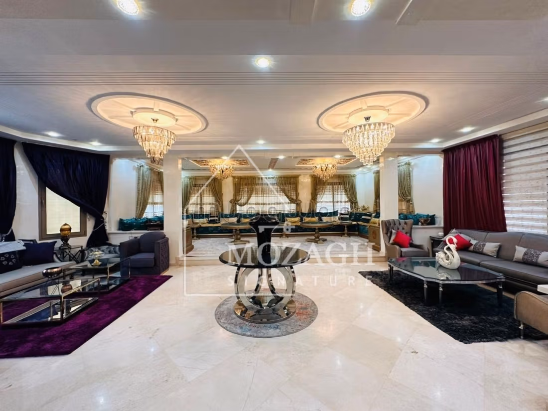 Splendida villa con 4 camere da letto e piscina privata a Targa