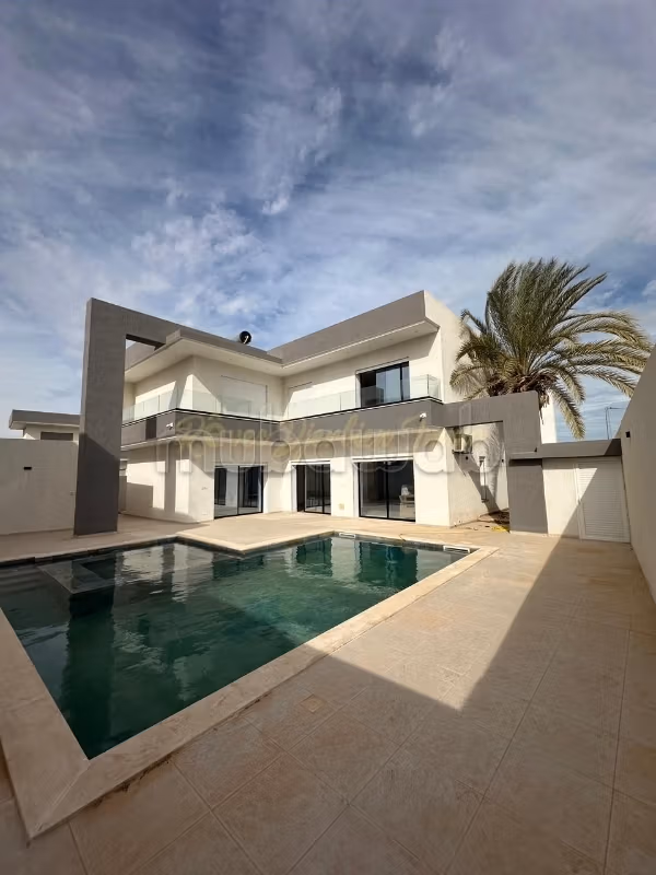 Location villa piscine 4 suites JERBA