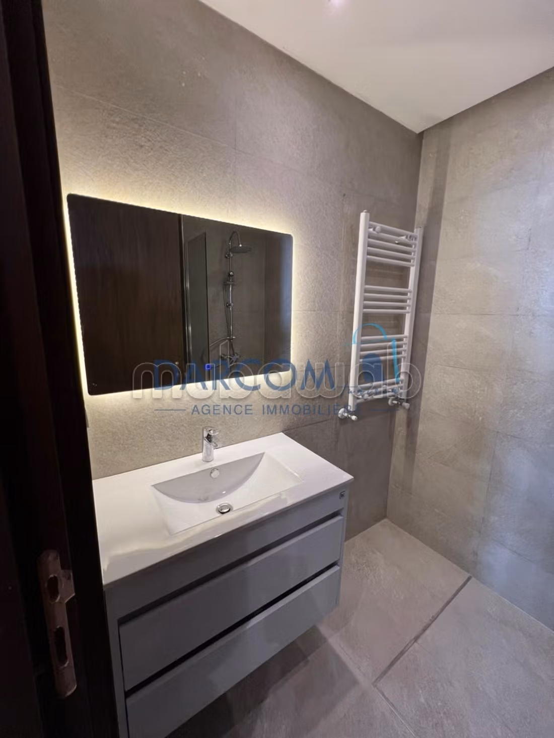 Spacious S1 with large garden at JDC