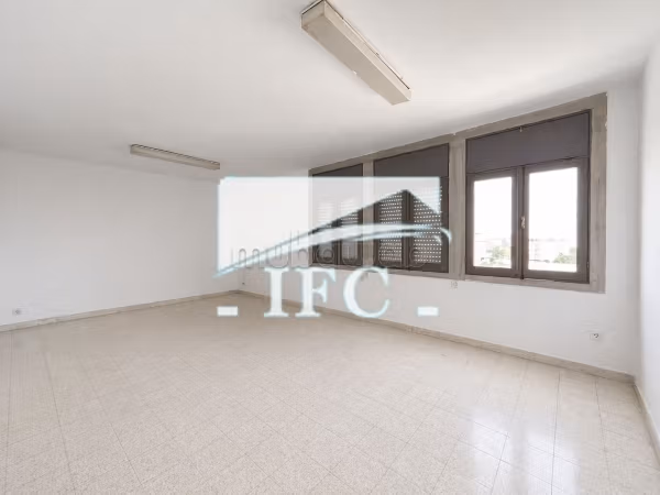Office in 3 spaces 110m² Montplaisir IFCM240