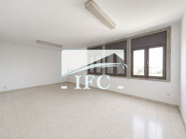 Bureau en 3 espaces 110m² Montplaisir IFCM240