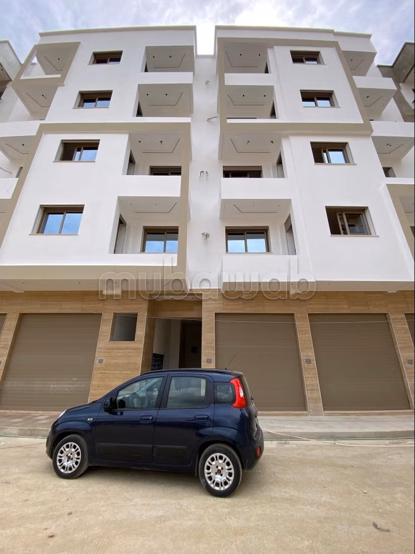 Bel appartement à vendre à Medina. 3 pièces confortables. Vue sur les montagnes, chauffage central