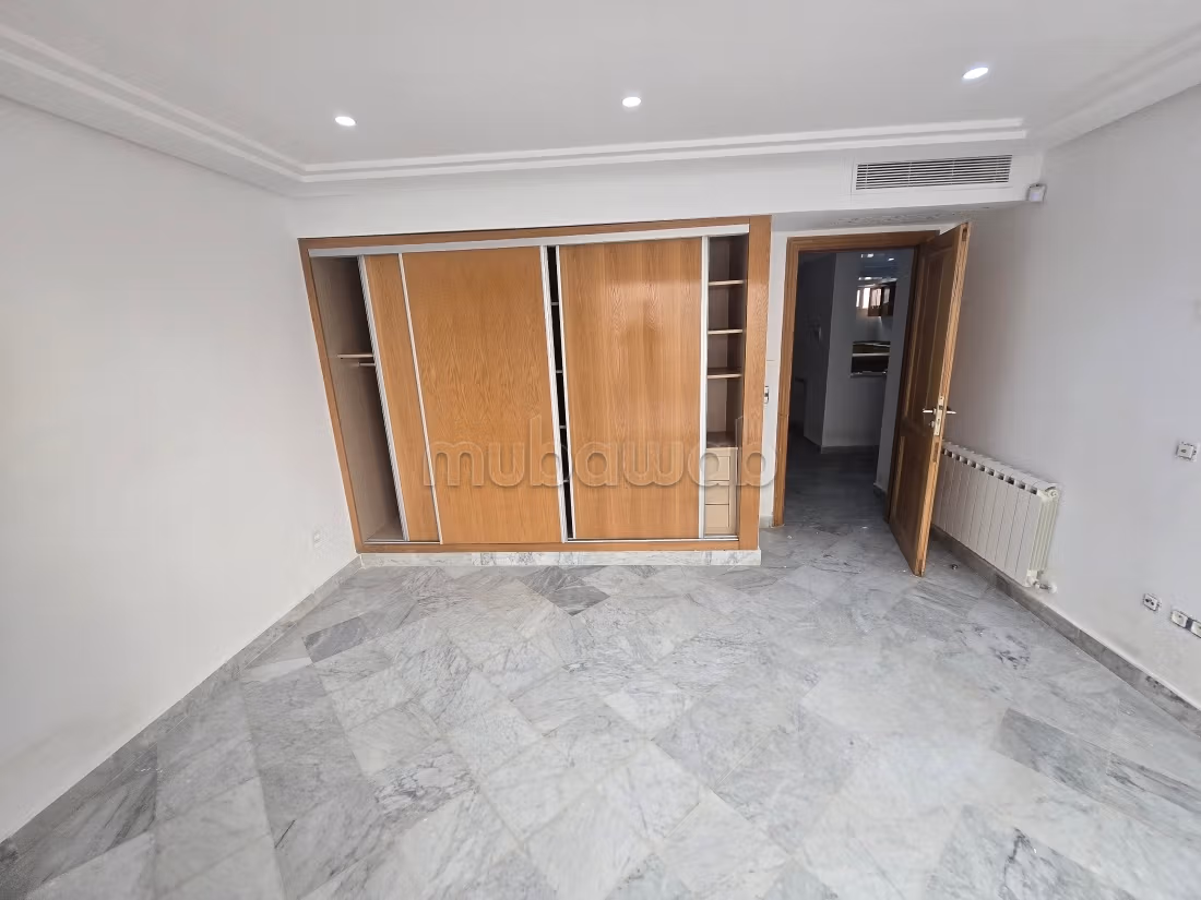 Duplex location at Marsa Les Pins
