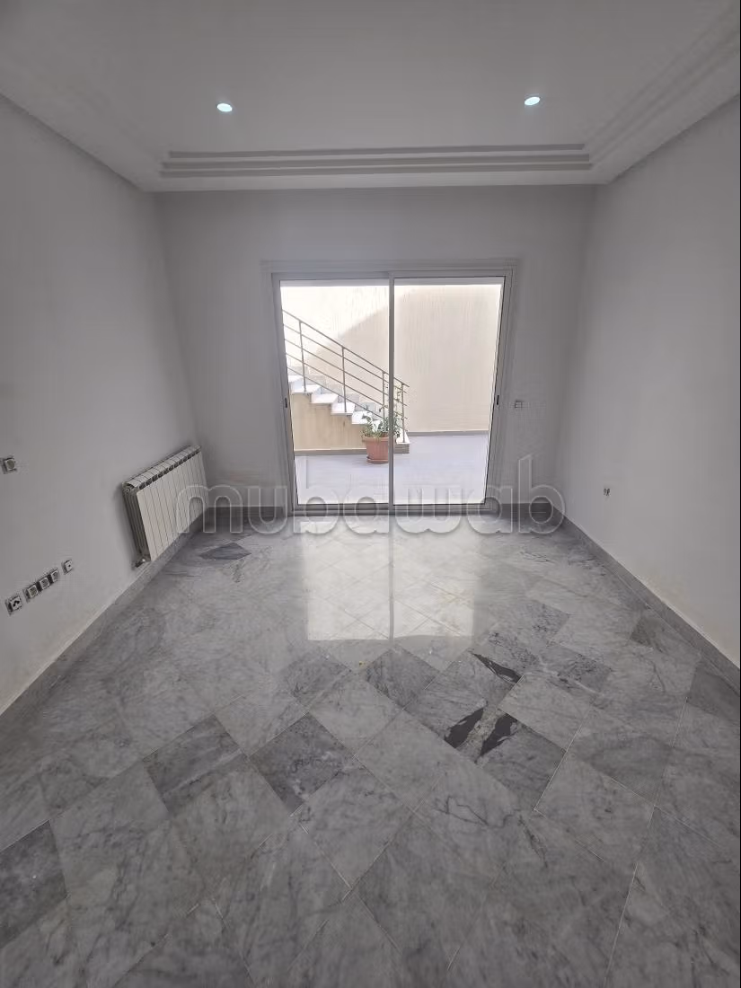 Duplex location at Marsa Les Pins