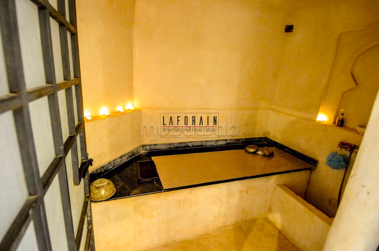 Riad Hôtel & Spa rentable à vendre – Murs & Fonds