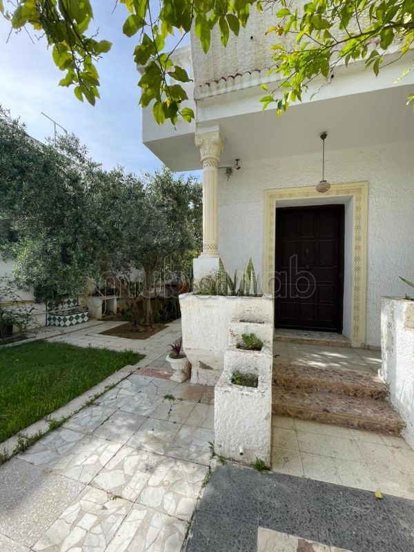 Villa à vendre à borj baccocuhe