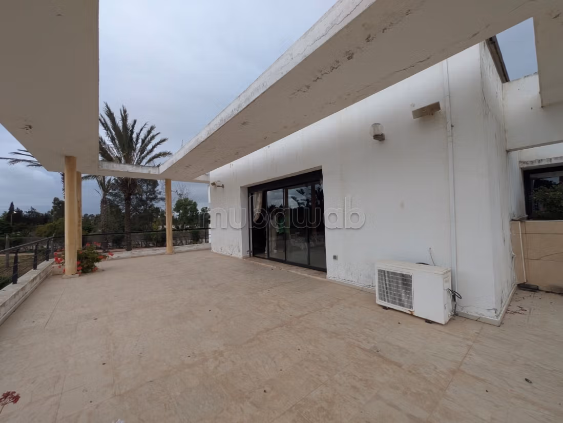 Somptueuse maison à vendre à Bouskoura. 4 chambres. Piscine et service de Conciergerie