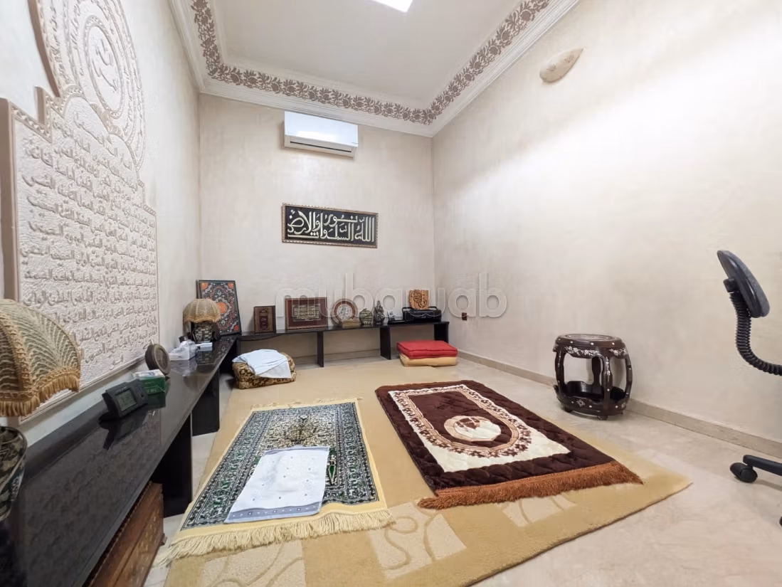 Somptueuse maison à vendre à Bouskoura. 4 chambres. Piscine et service de Conciergerie