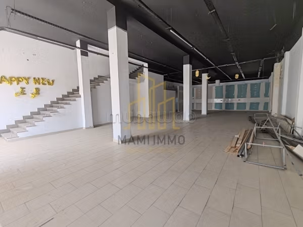 A louer showroom d’exception – emplacement premium