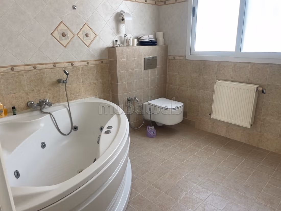 Villa vide ou meublée a la marsa les pins