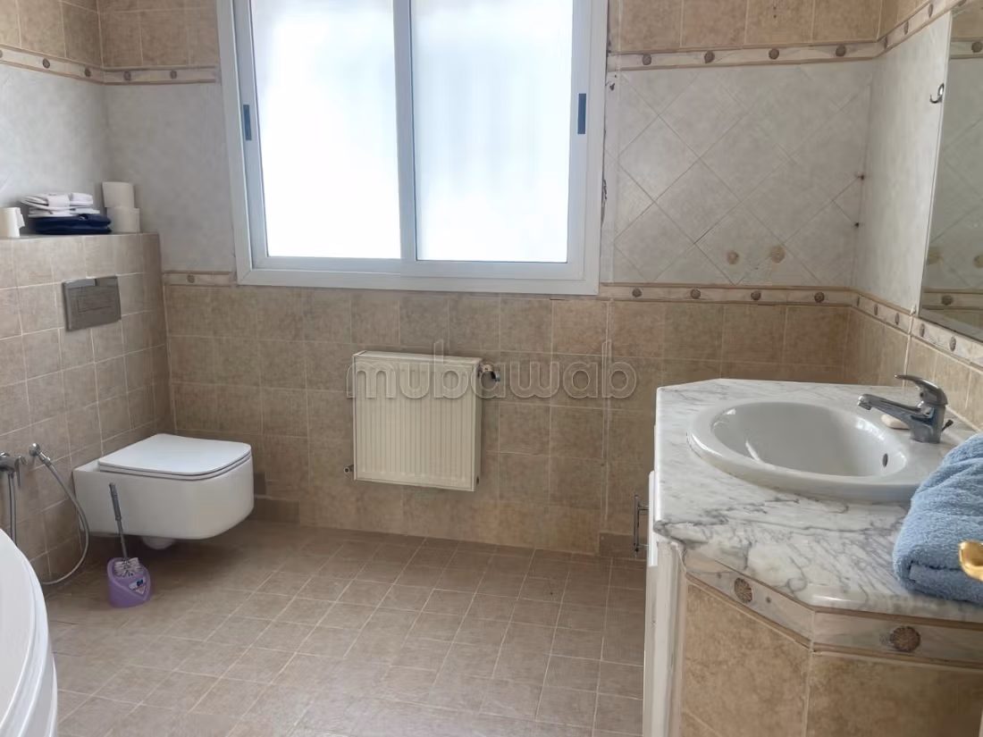 Villa vide ou meublée a la marsa les pins