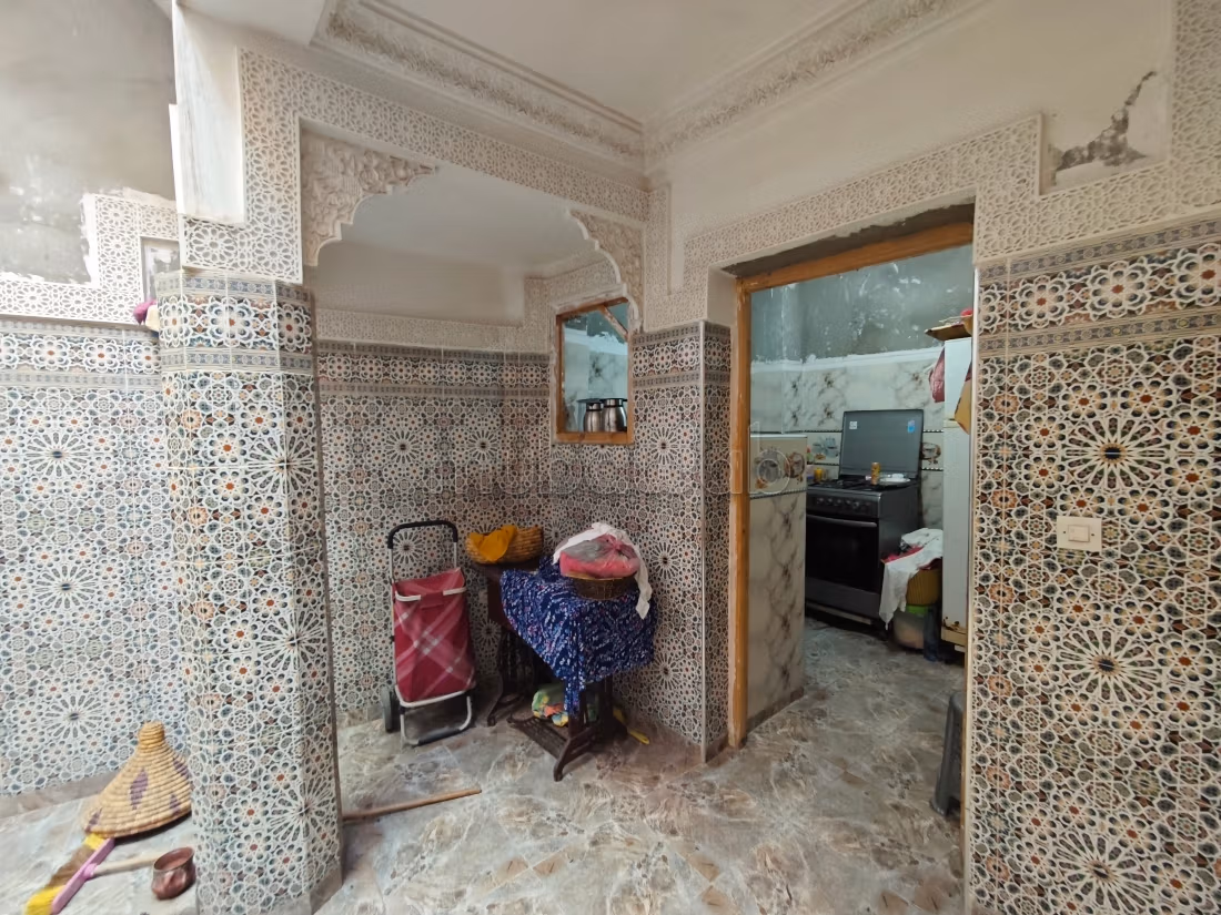 À rénover 81 M2/sol riad Larouss