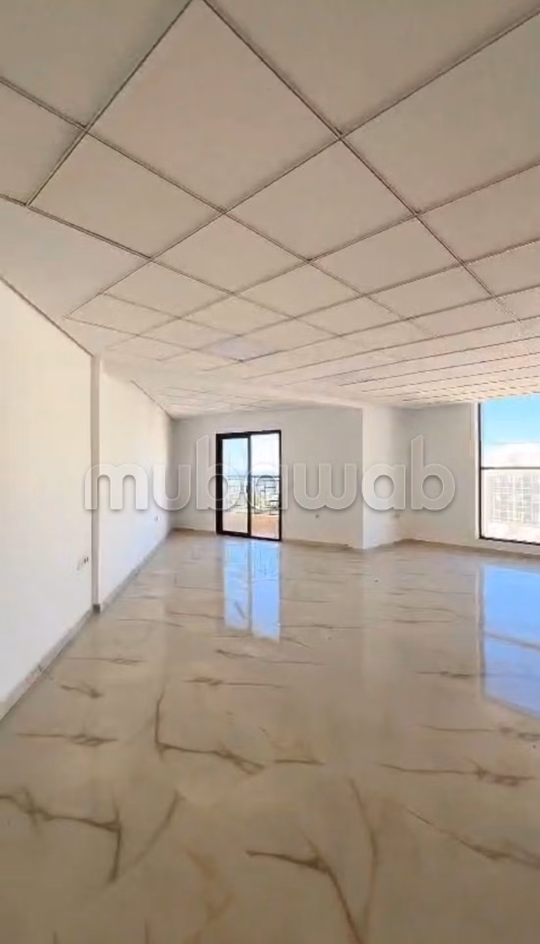 Vend bureaux à Hamria. Surface de 75 m²