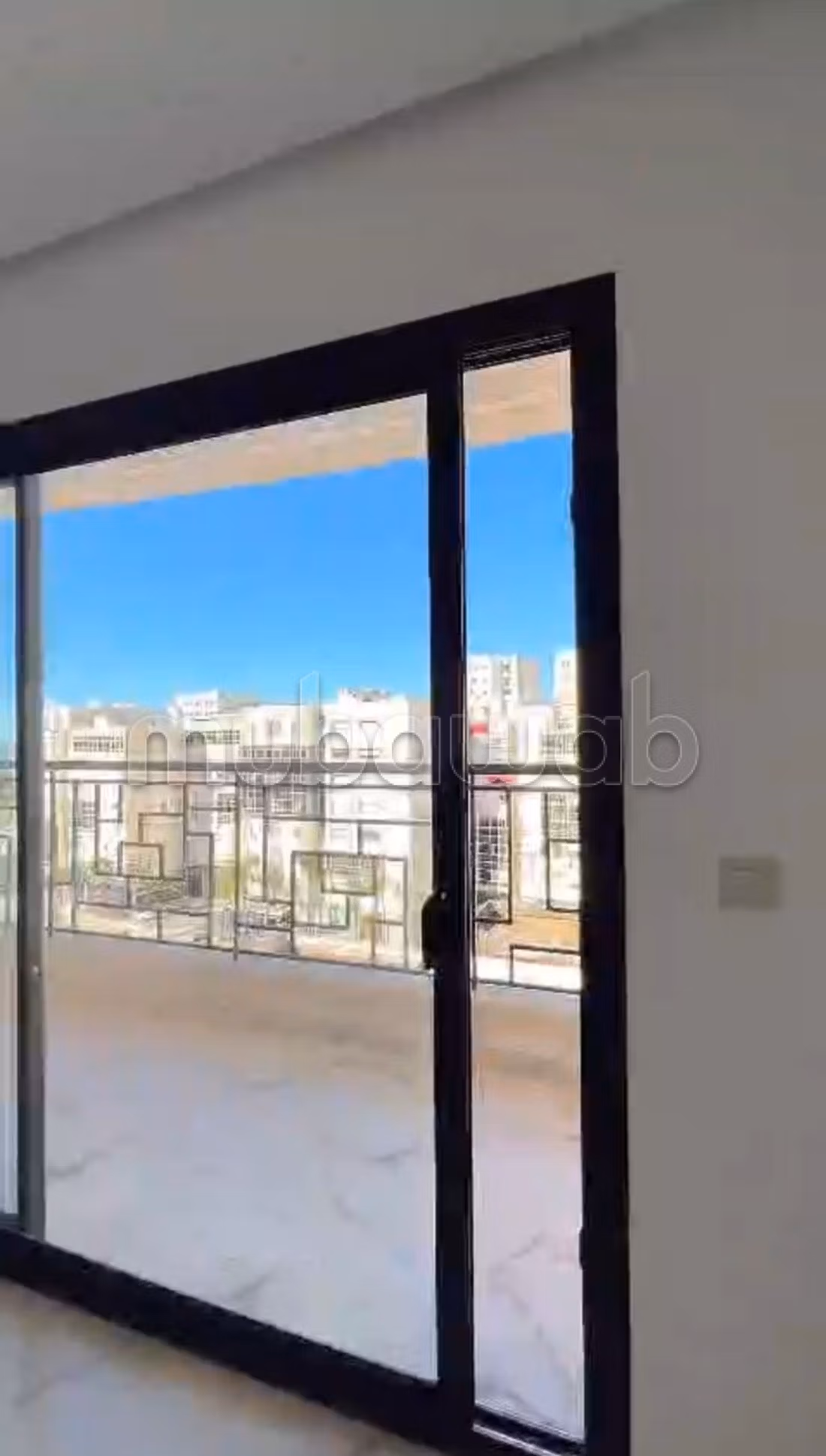 Vend bureaux à Hamria. Surface de 75 m²