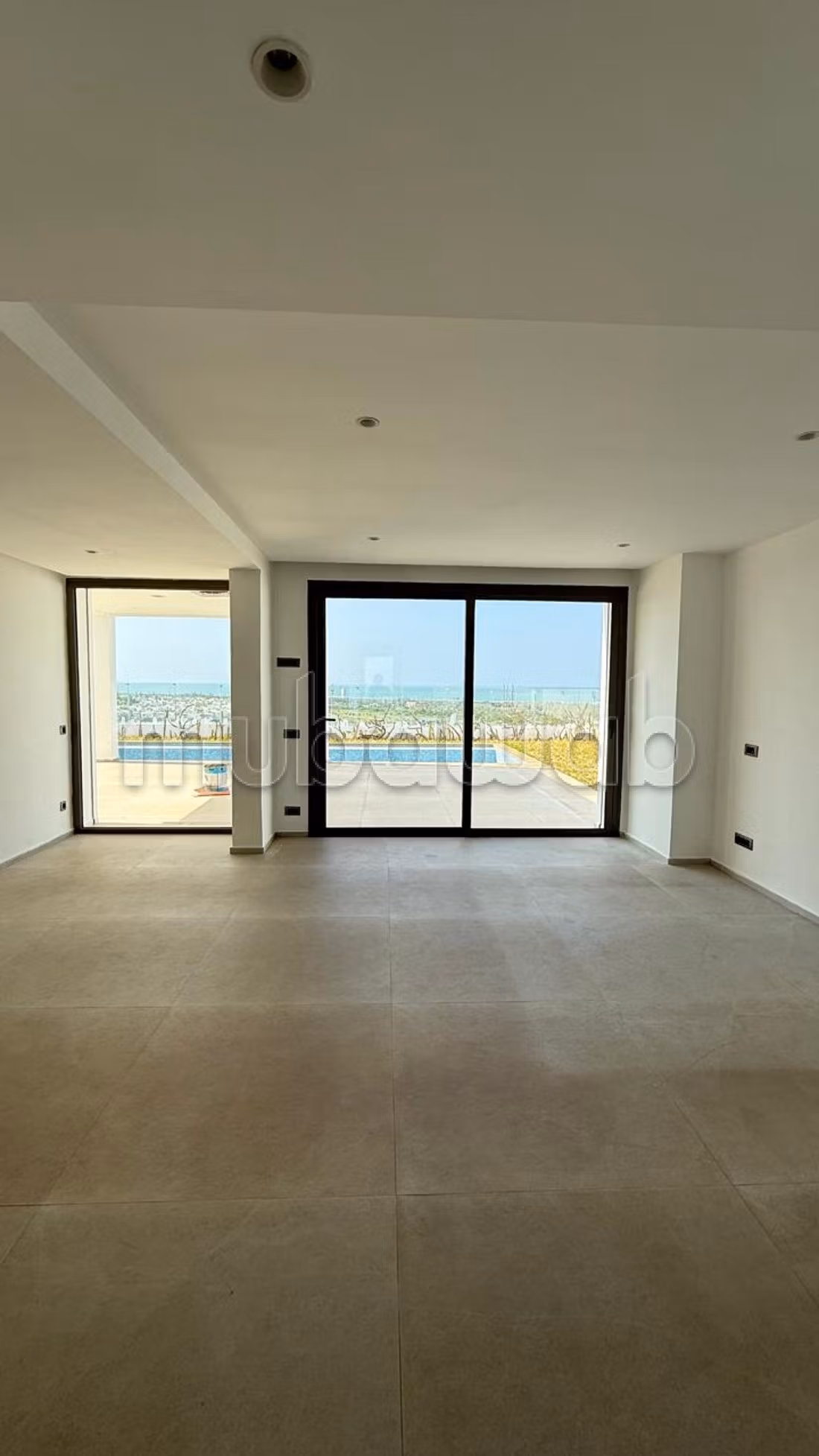 Villa a la location vide a ain Diab 
70000dh
