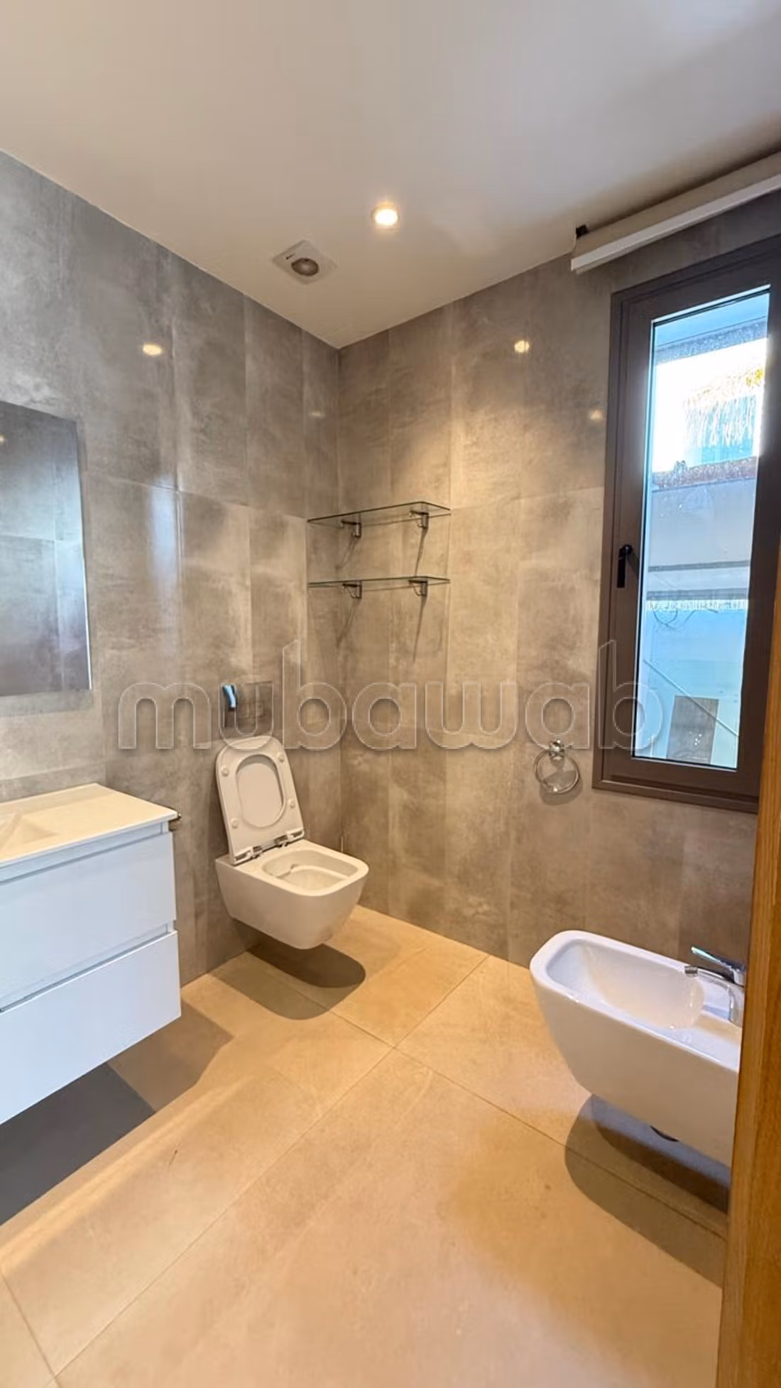 Villa a la location vide a ain Diab 
70000dh