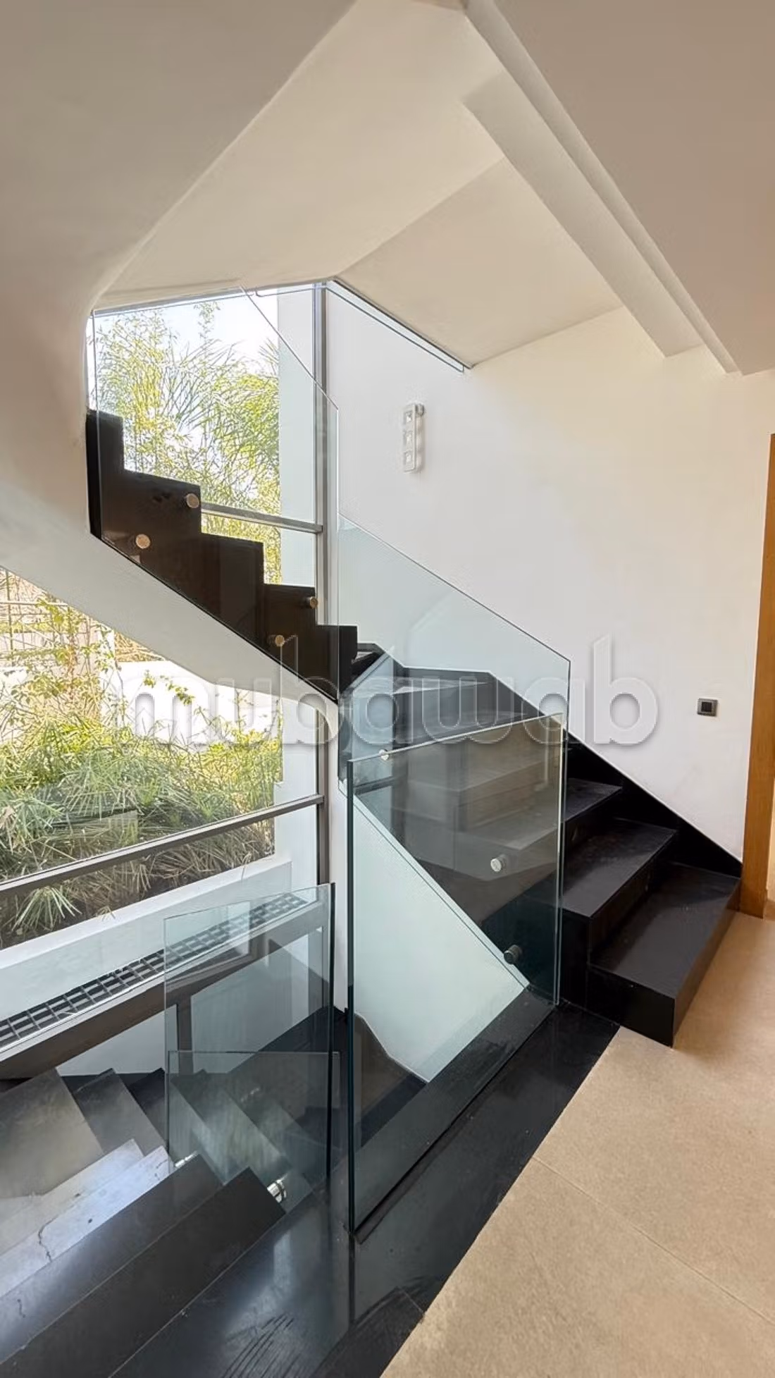 Villa a la location vide a ain Diab 
70000dh
