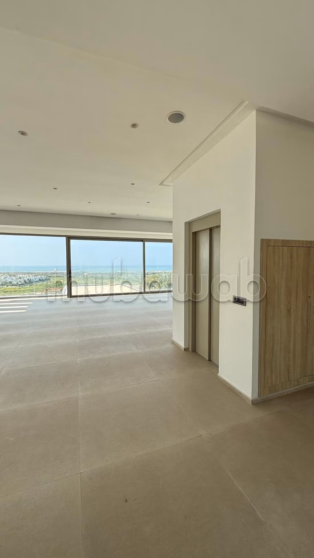 Villa a la location vide a ain Diab 
70000dh