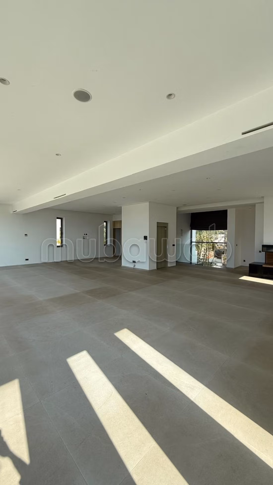 Villa a la location vide a ain Diab 
70000dh