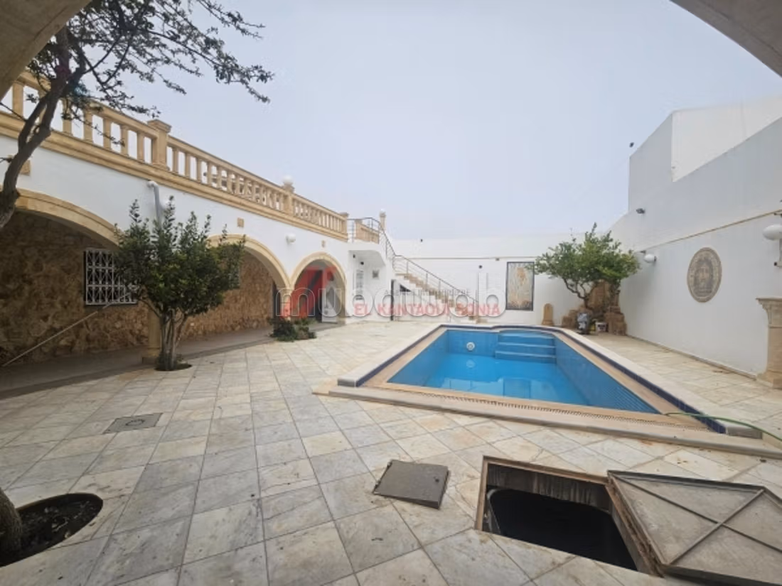 A vendre villa avec piscine à Hergla