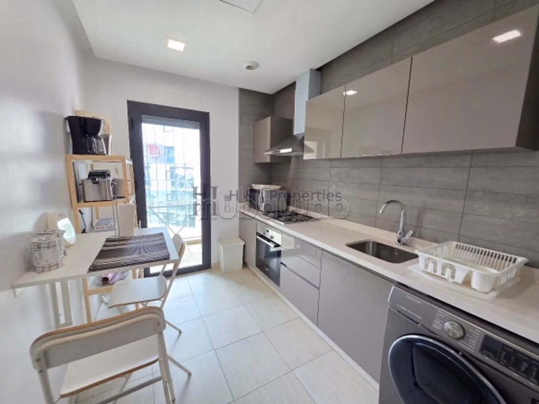 T3 meublé de 101m² 
2 chambres terrasses - Περισσότερα