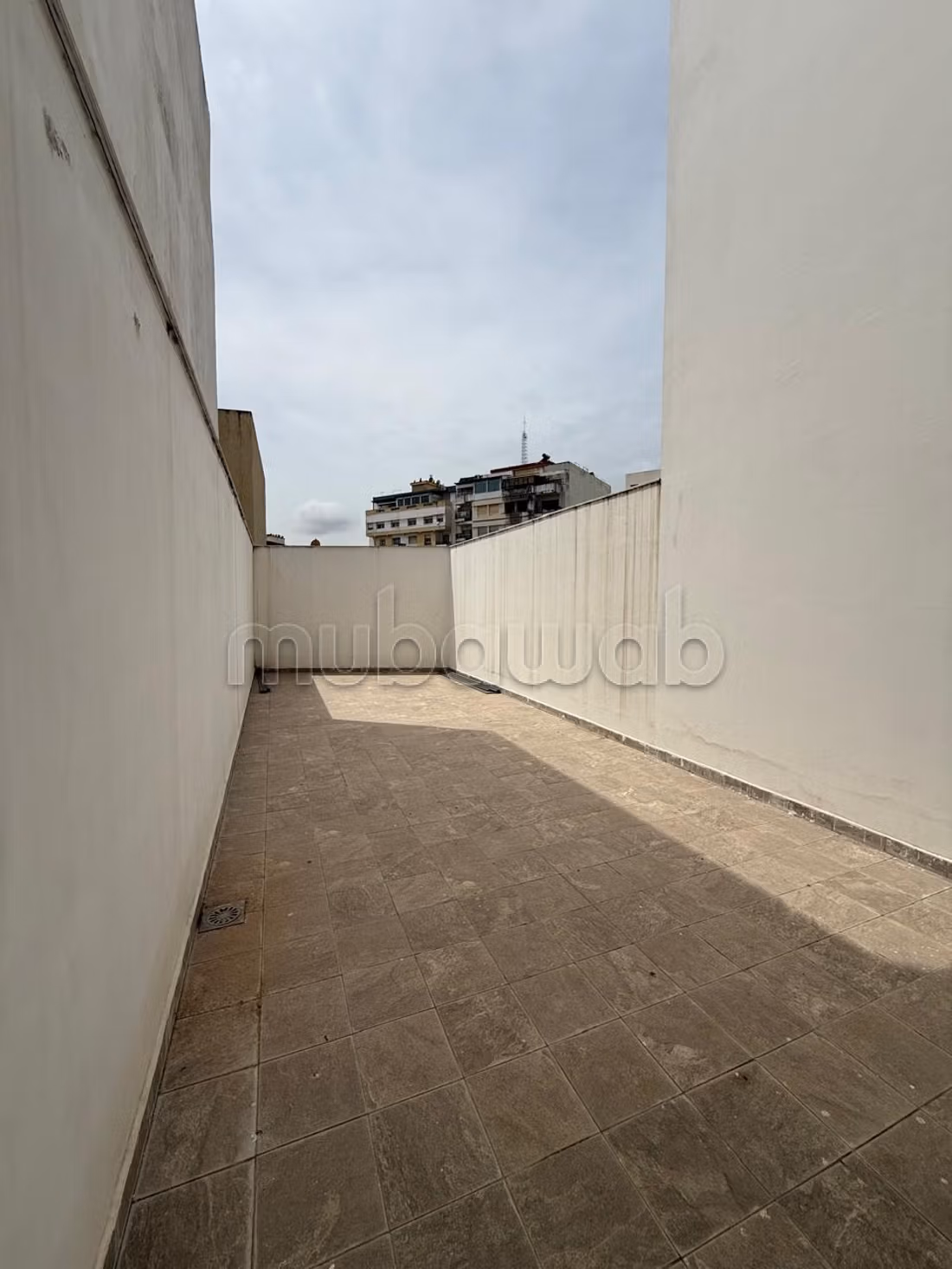 Appartement te koop met groot terras