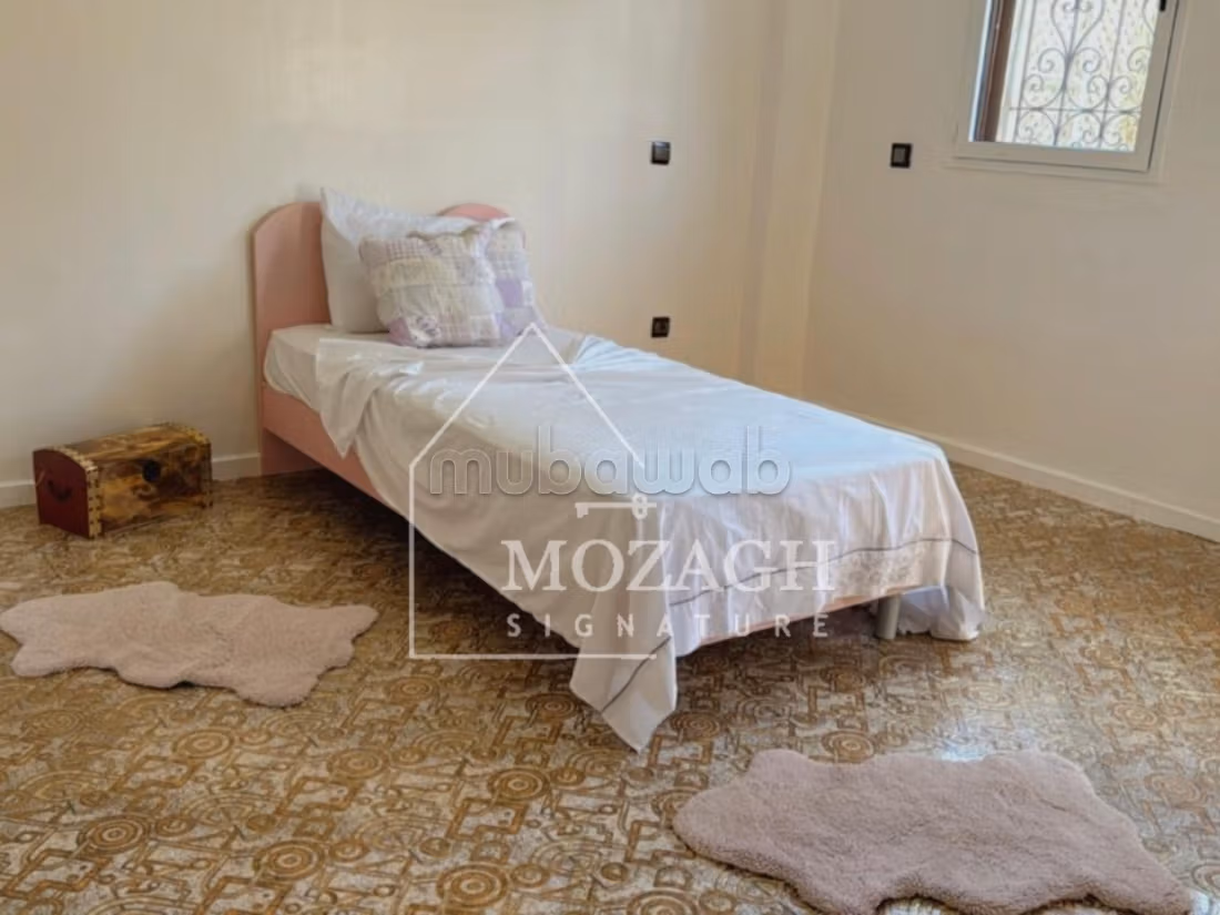 Bella villa con 4 camere da letto e piscina privata a Targa