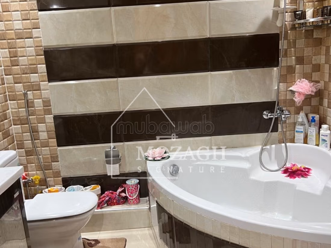 Bella villa con 4 camere da letto e piscina privata a Targa